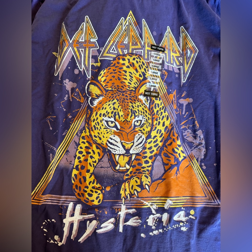 NWT Def Leppard Tiger Hysteria Graphic T-Shirt - Purple